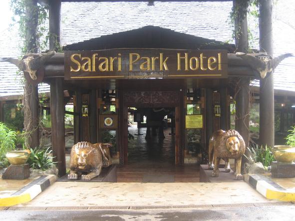 Safari Park Hotel - Entrance